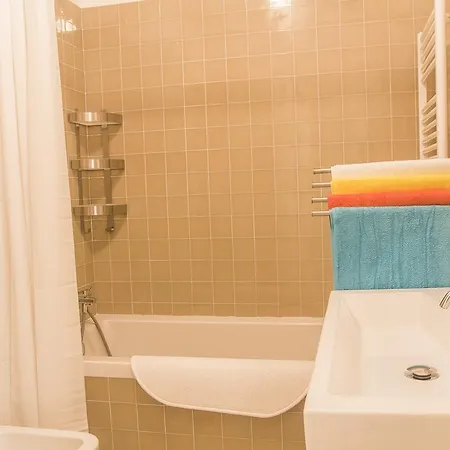 Apartment Bmyguest - Cardosas Stylish